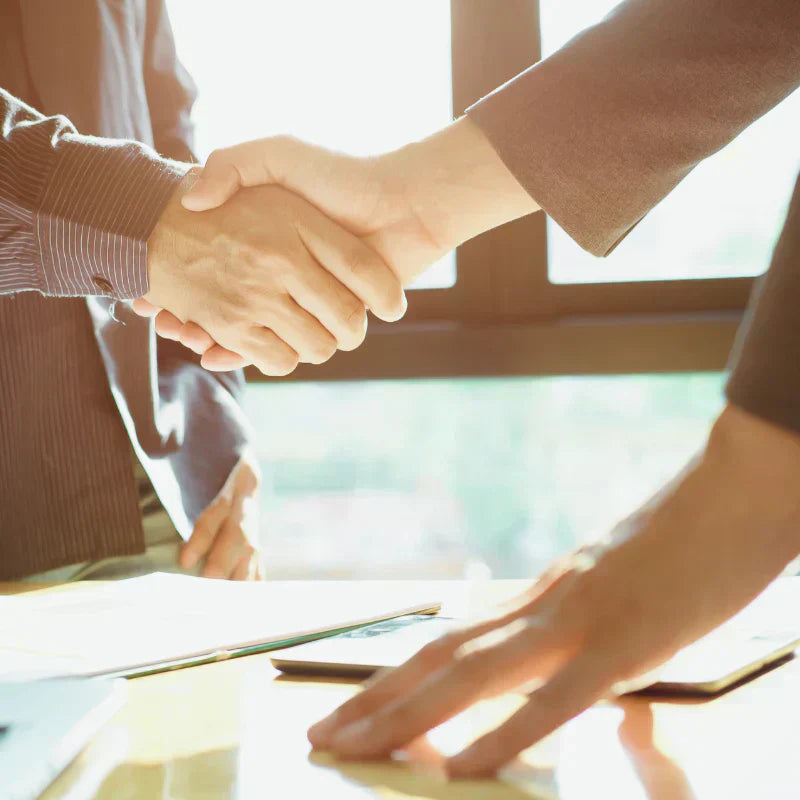 取引先やクライアントとの関係を深め、ビジネスをより円滑にする 大切な相手との重要な接待の席に用意したい、極上の手土産