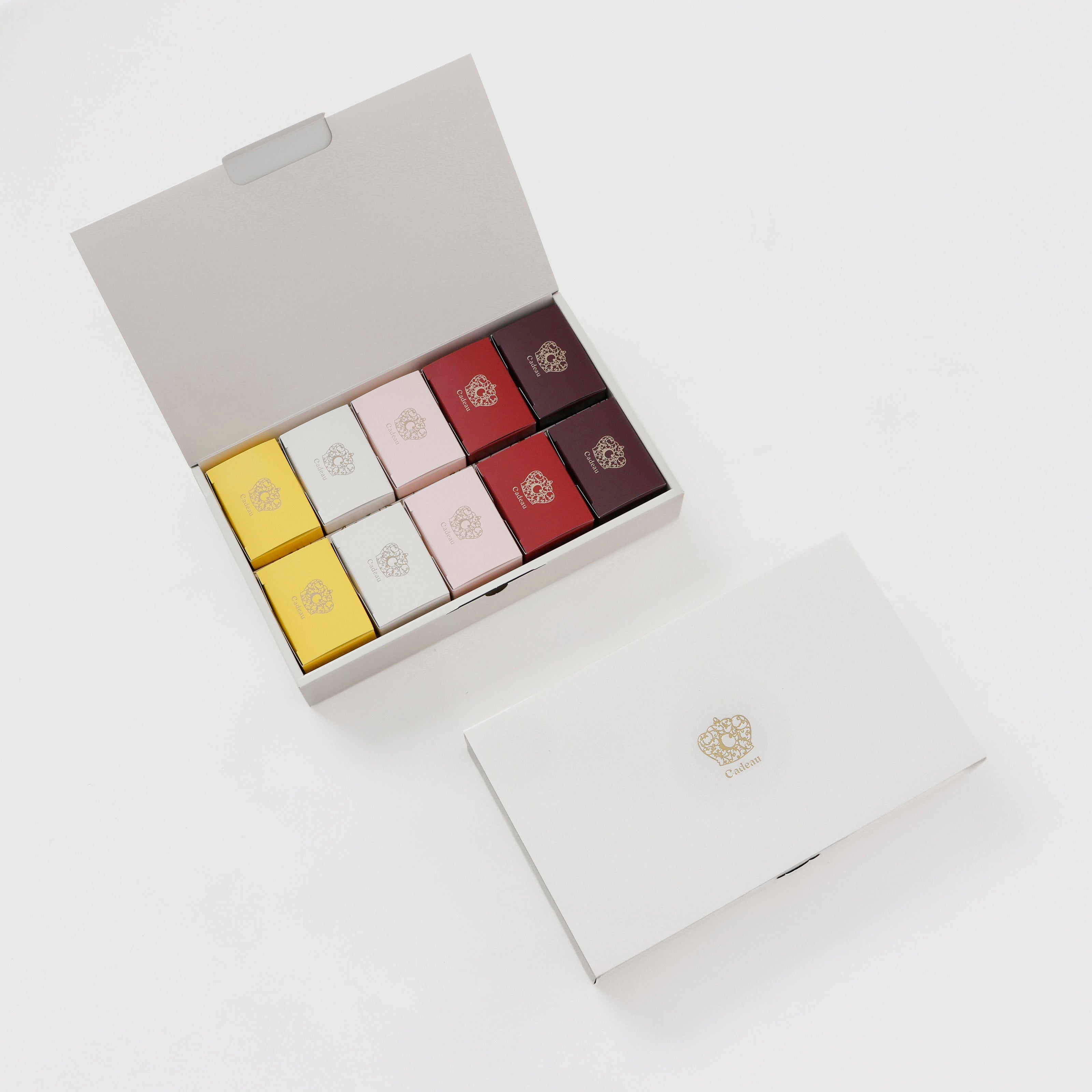 ガトークランチBOX10月?4月限定(20個セット) クランチチョコ プチギフト 結婚式 義理チョコ チョコレート バレンタイン 子供 イベ ワッフル・ケーキの店R.L（エール・エル）ワッフルクランチショコラ